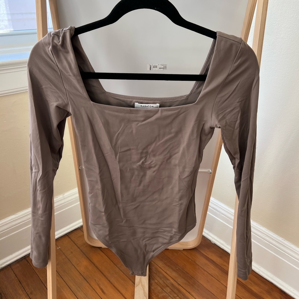Aritzia/Babaton Taupe contour bodysuit